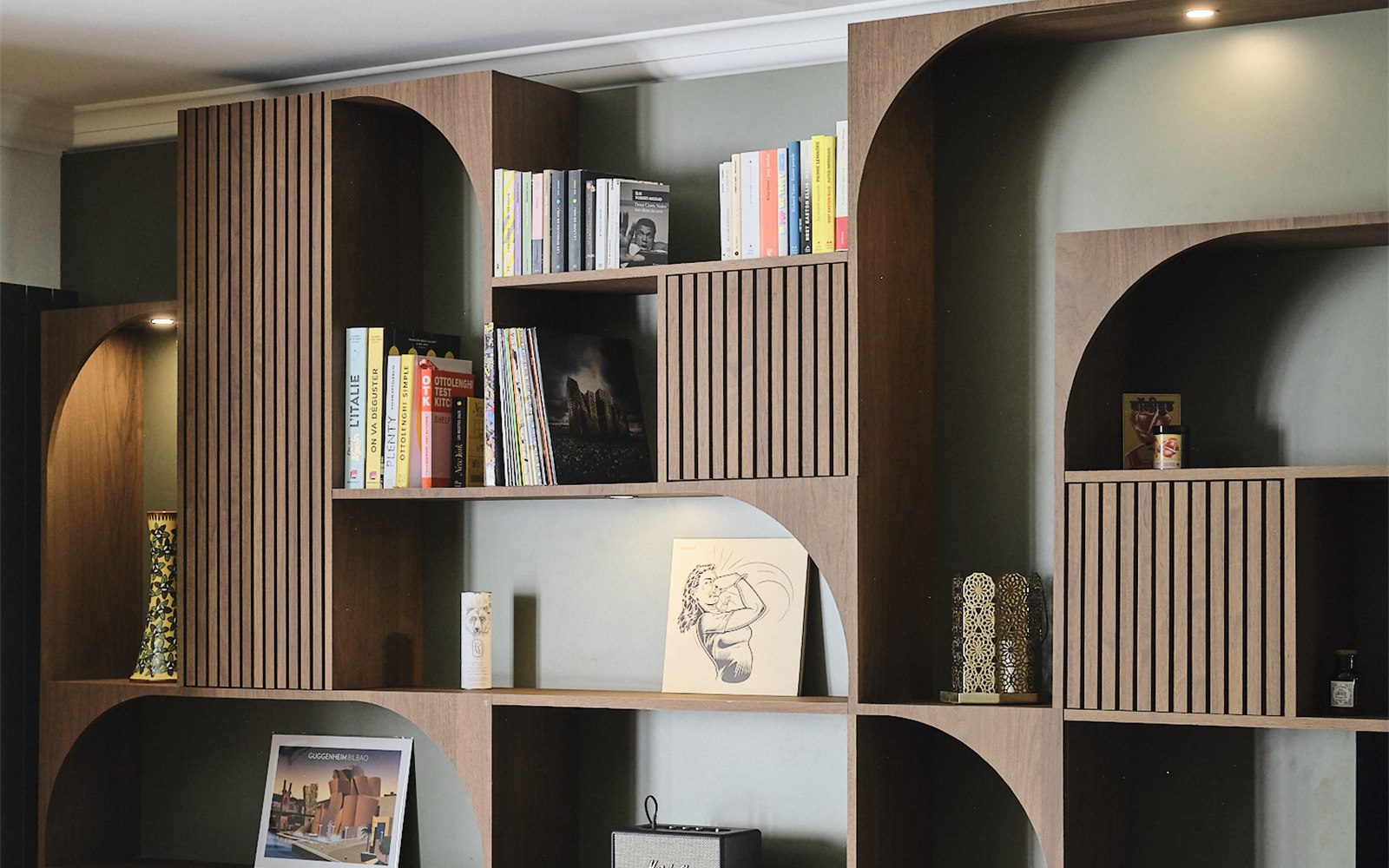 Bibliothèque intégrée sur mesure en bois